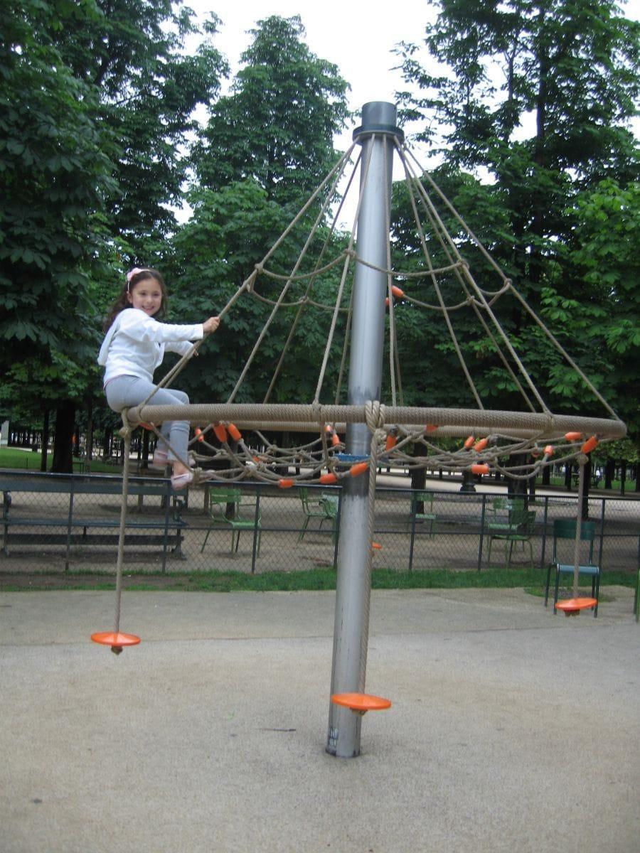 Playing in the Tuileries!