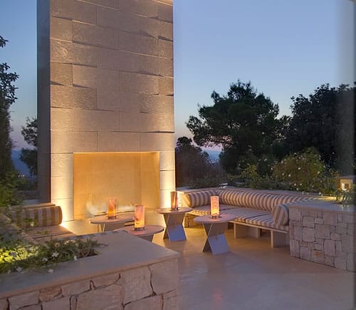 zoe_poolside_fireplace_k_alb