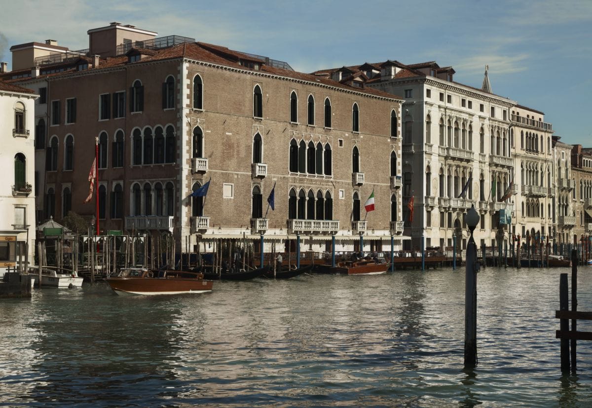 lux73ag-134445-Hotel Exterior - Grand Canal