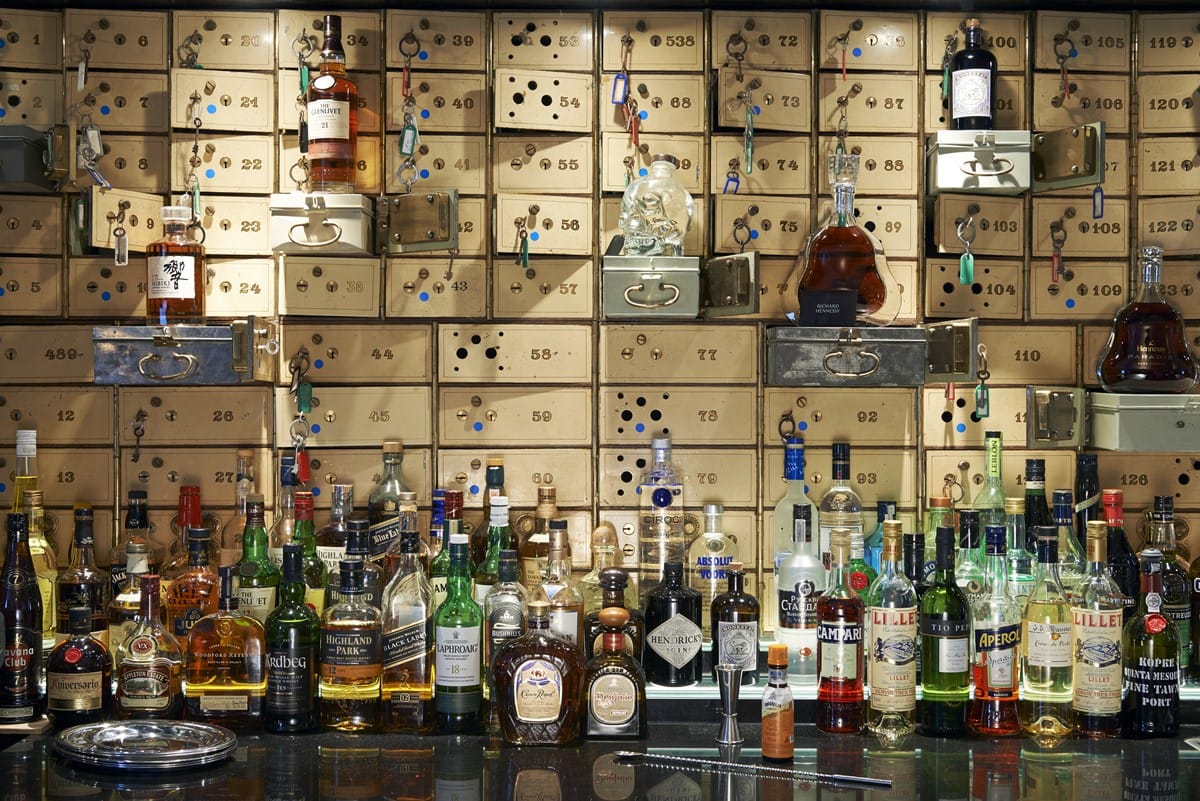 08_vault_bar_closeup_7480