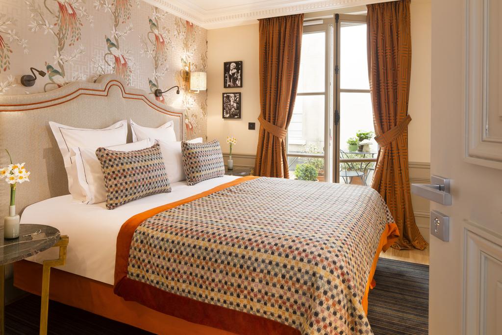 Luxury Hotel Review: Le Saint Hotel, Paris